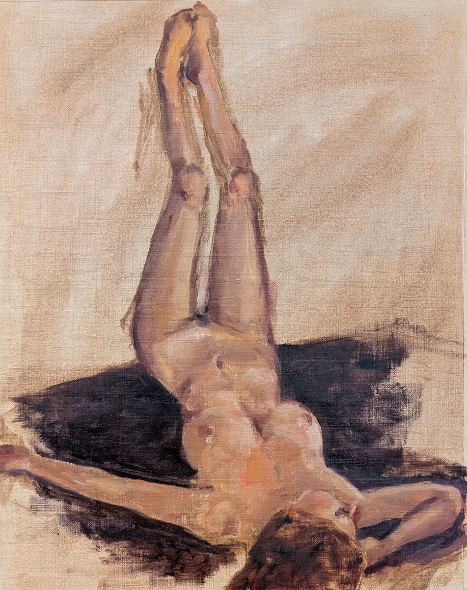 Etude - Marjorie allongée – étude de nu féminin allongé, jambes levées, huile sur papier de Claire Potié